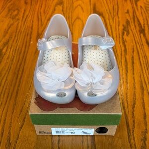 Mini Melissa Girls Size 10 Pearly White Shoes with Floral Accent